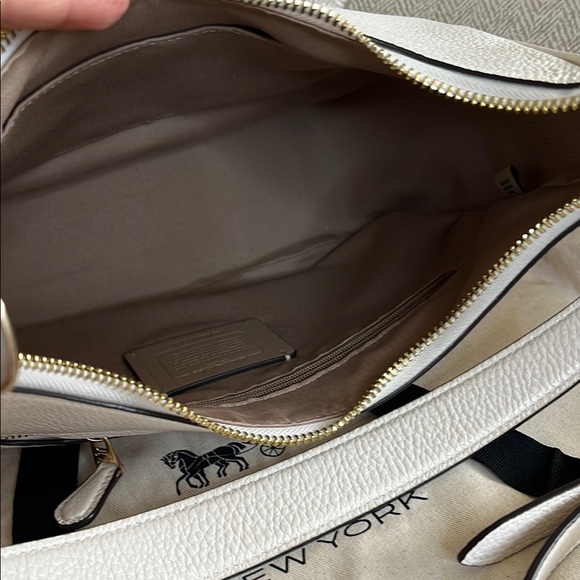 Coach Teri Hobo- White Leather Bag - Picture 7 of 13